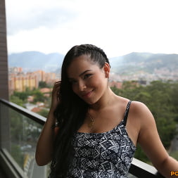La ardiente colombiana Alisson tiene su propia publicación en el blog.