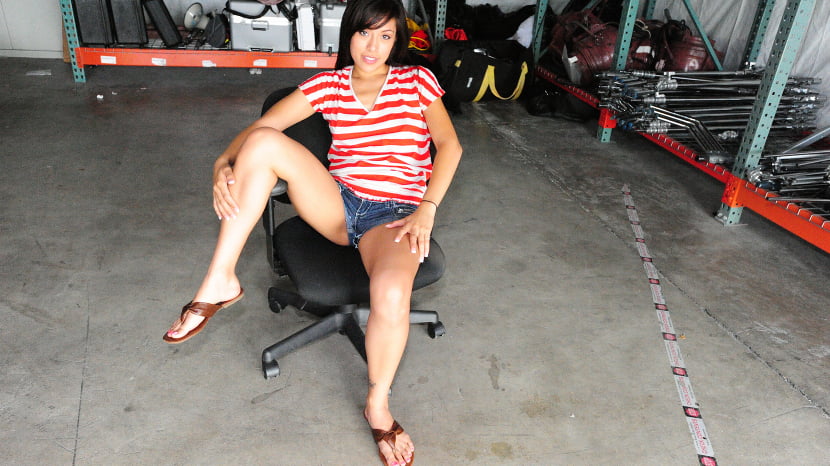 Nice amateur gives quick tug