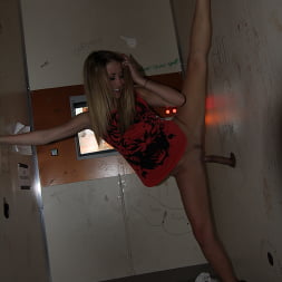 Mandy Armani Sucking Dick In The GloryHole