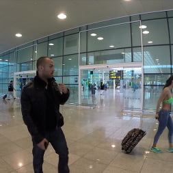 Sexo anal en el garaje del aeropuerto con Franceska Jaimes