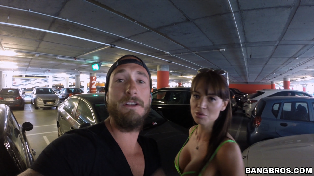 Sexo anal en el garaje del aeropuerto con Franceska Jaimes