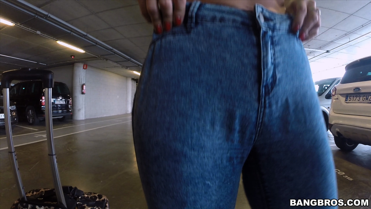 Sexo anal en el garaje del aeropuerto con Franceska Jaimes