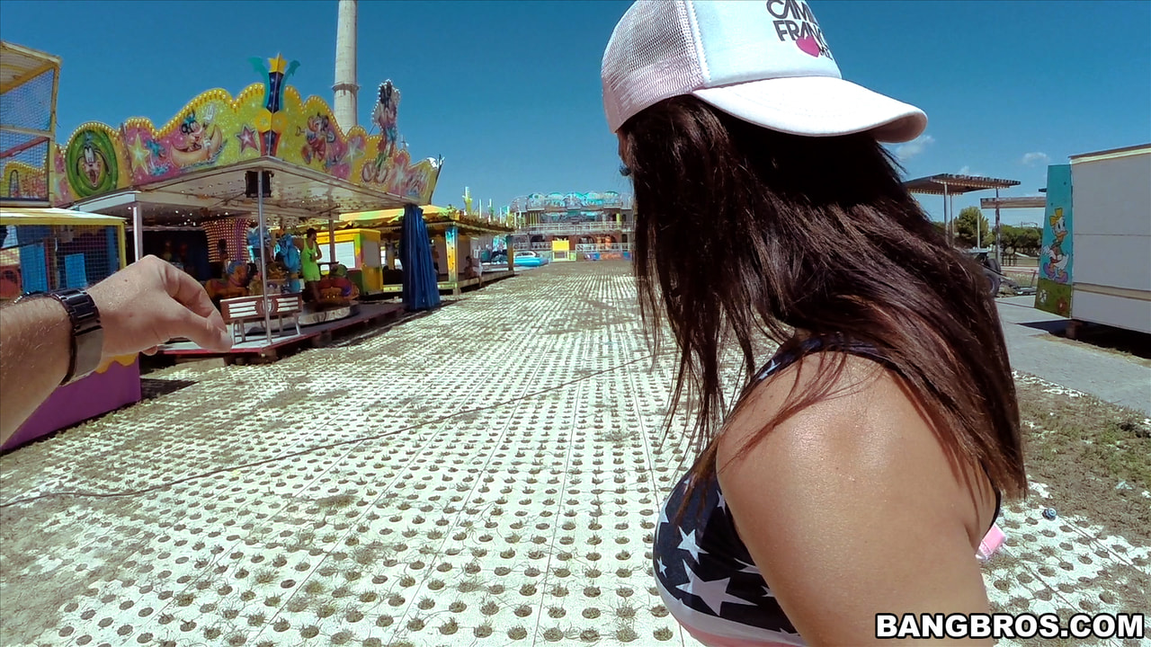 ¡Franceska Jaimes asiste al Carnaval!