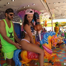 ¡Franceska Jaimes asiste al Carnaval!