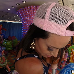 ¡Franceska Jaimes asiste al Carnaval!