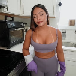 Big Booty Maid, Brandylicious Takes Huge Dick!