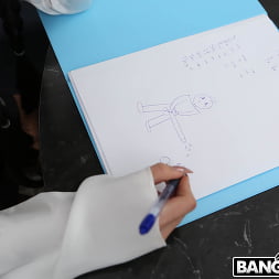 ¡Estudiante travieso quiere polla!