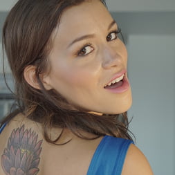 Karter Foxx recibe la polla en POV