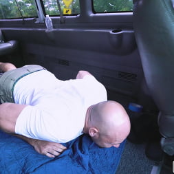 Recogiendo culos calientes en el autobús