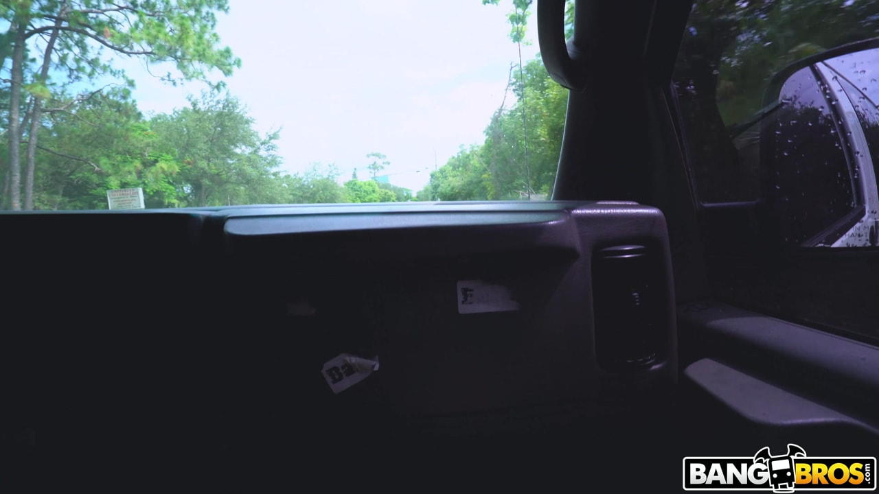 Recogiendo culos calientes en el autobús