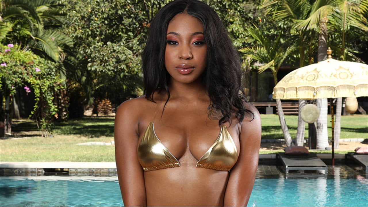 Lala's Poolside Pounding