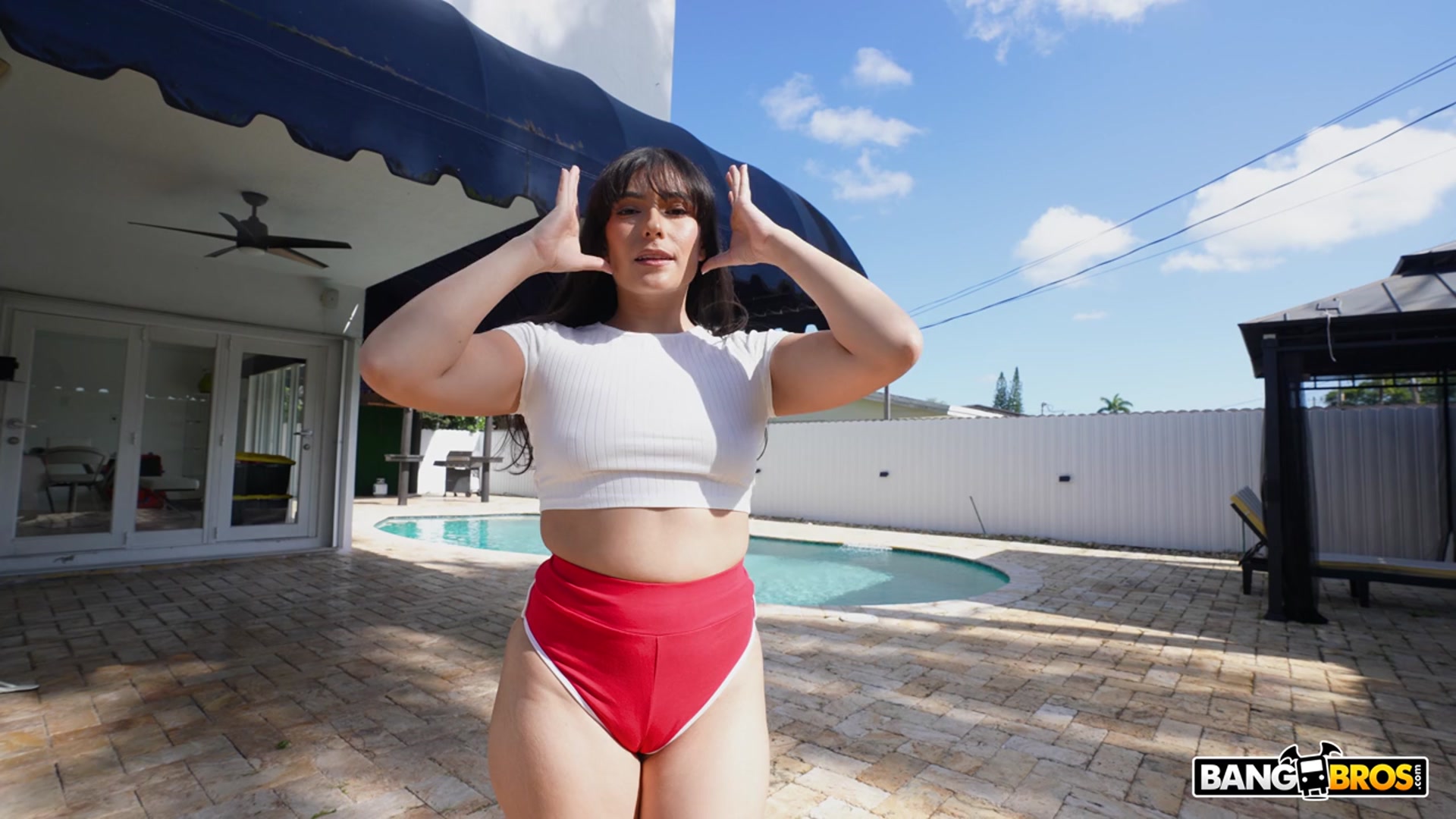 Lalie Fox Gets Fucked by a Foxxx