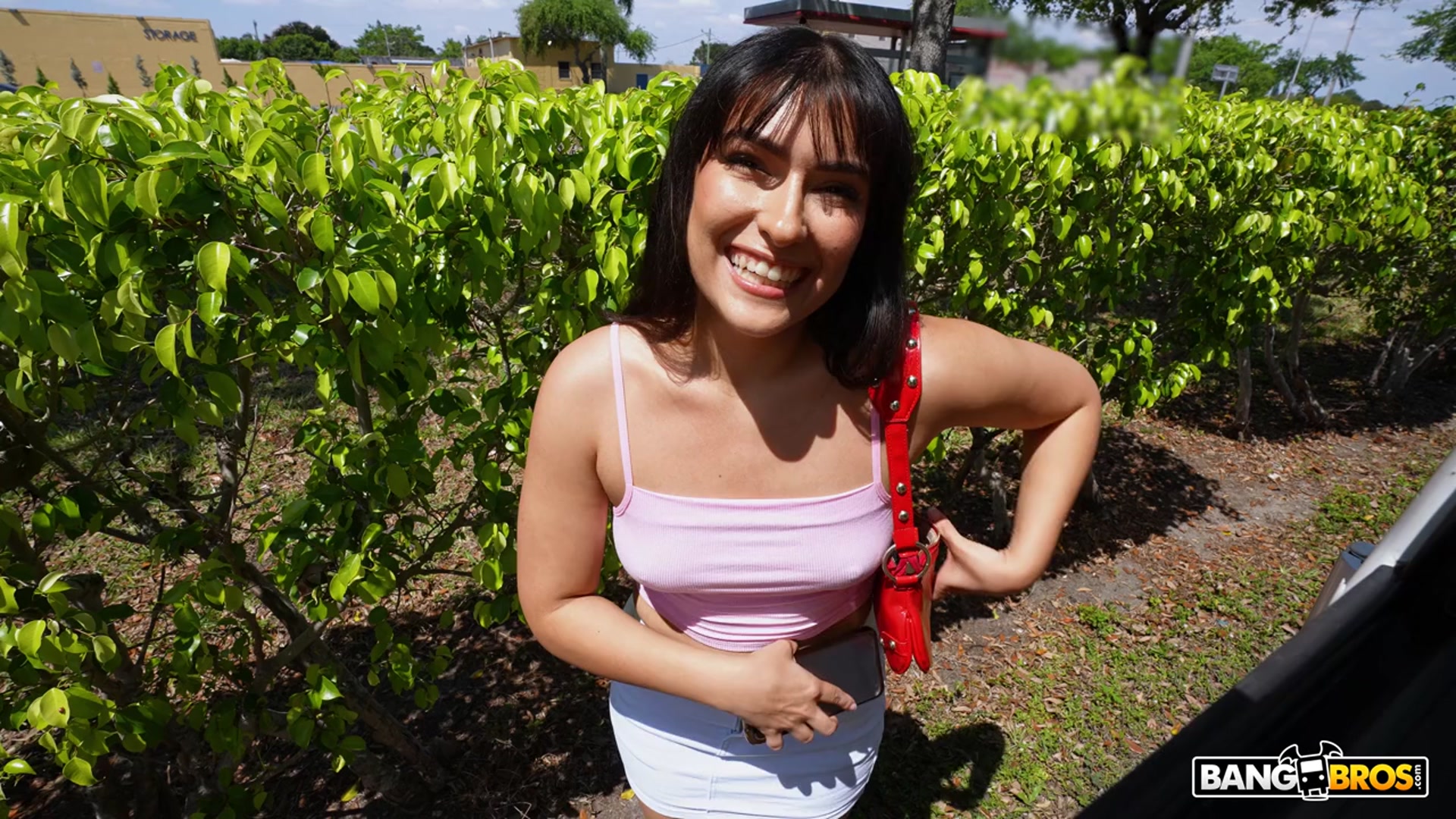 Lalie Fox es follada duro en su caja