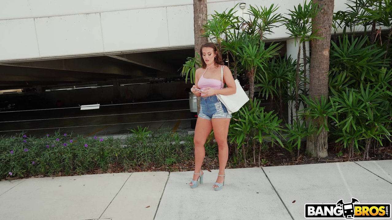 Mandy Fucks to Buy a House