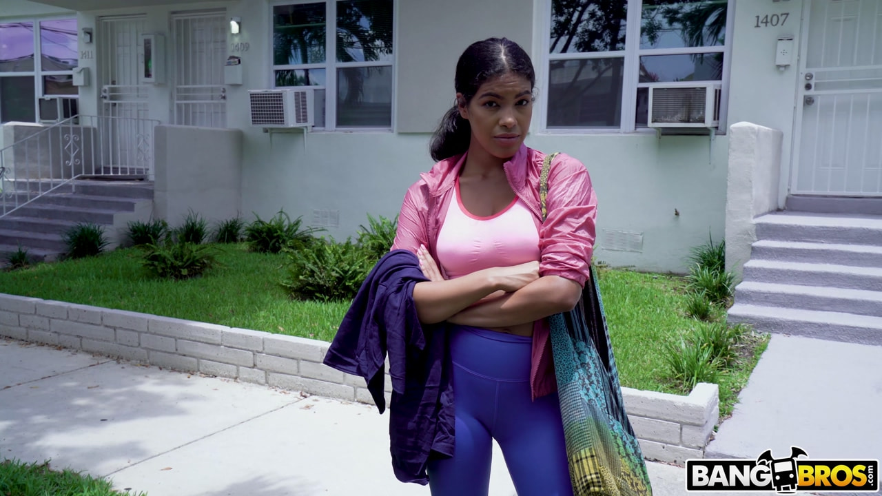 Chica universitaria folla duro por ayuda