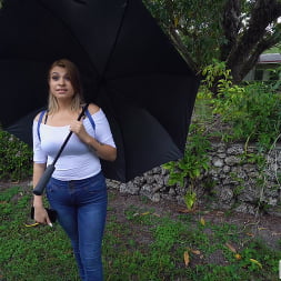 Latina de grandes tetas se sube al autobús