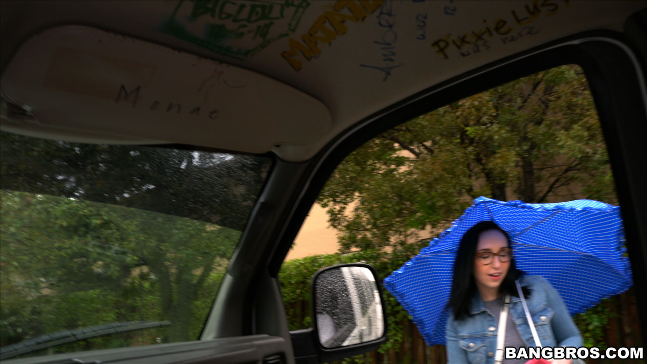 Scarlett's wild ride on the bus