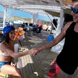 Sexo caliente en la playa pública