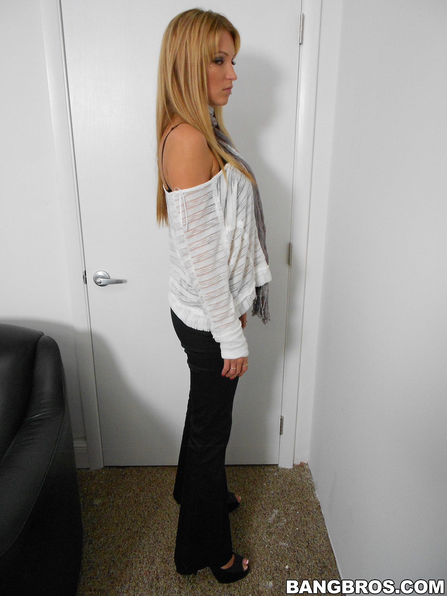 Modelo rubia se deja follar