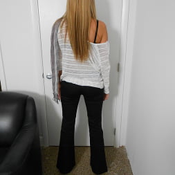 Modelo rubia se deja follar