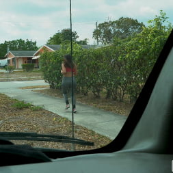Joven de 19 años con un culo enorme viaja en autobús