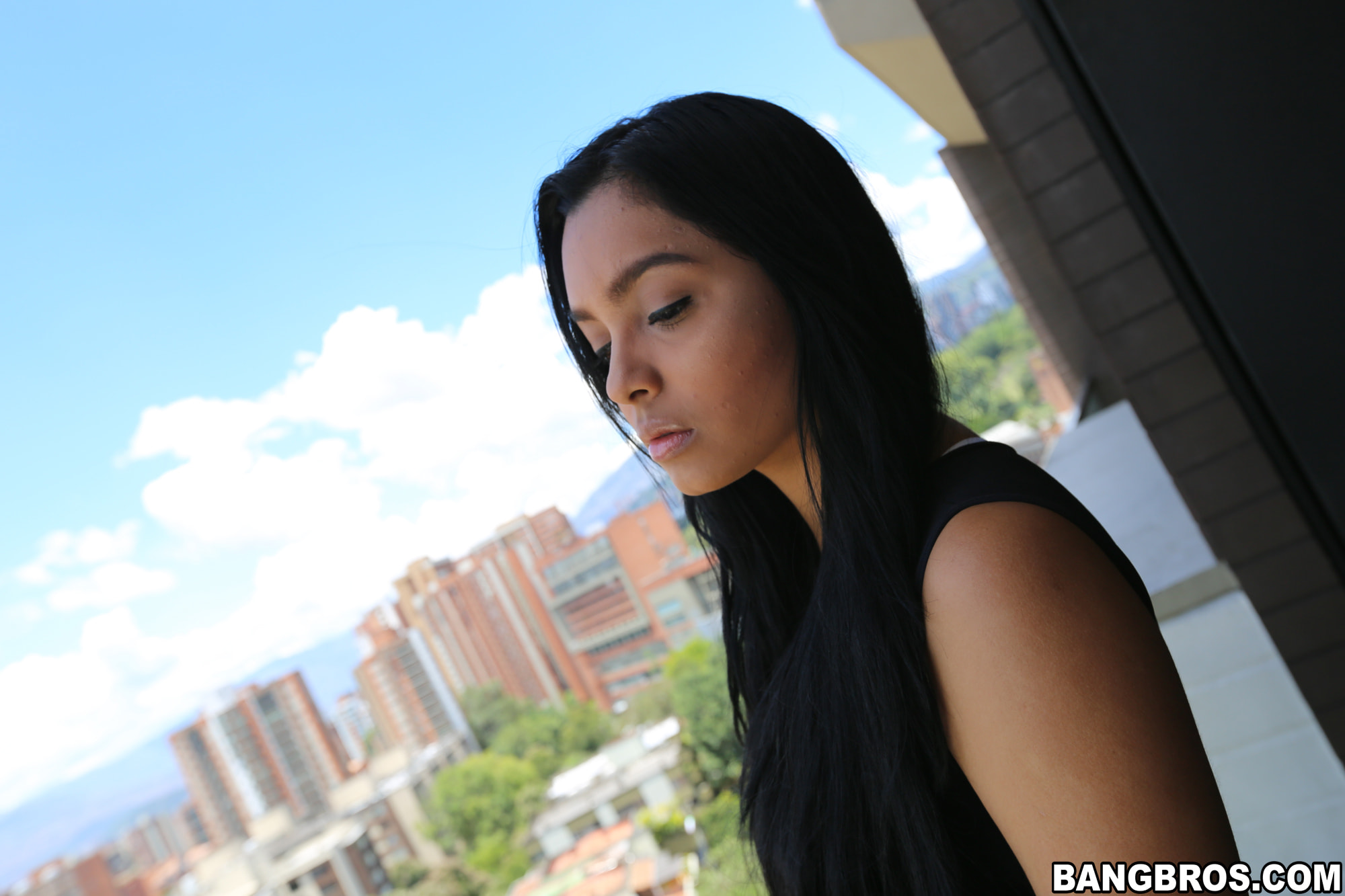 Colombian Chick With Big Ass Films Her First Porno
