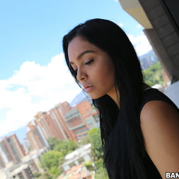 Colombian Chick With Big Ass Films Her First Porno
