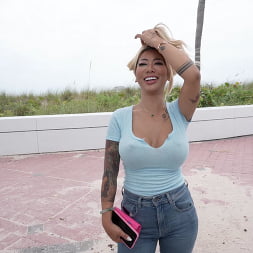¡Victoria Liu toma una gran polla!