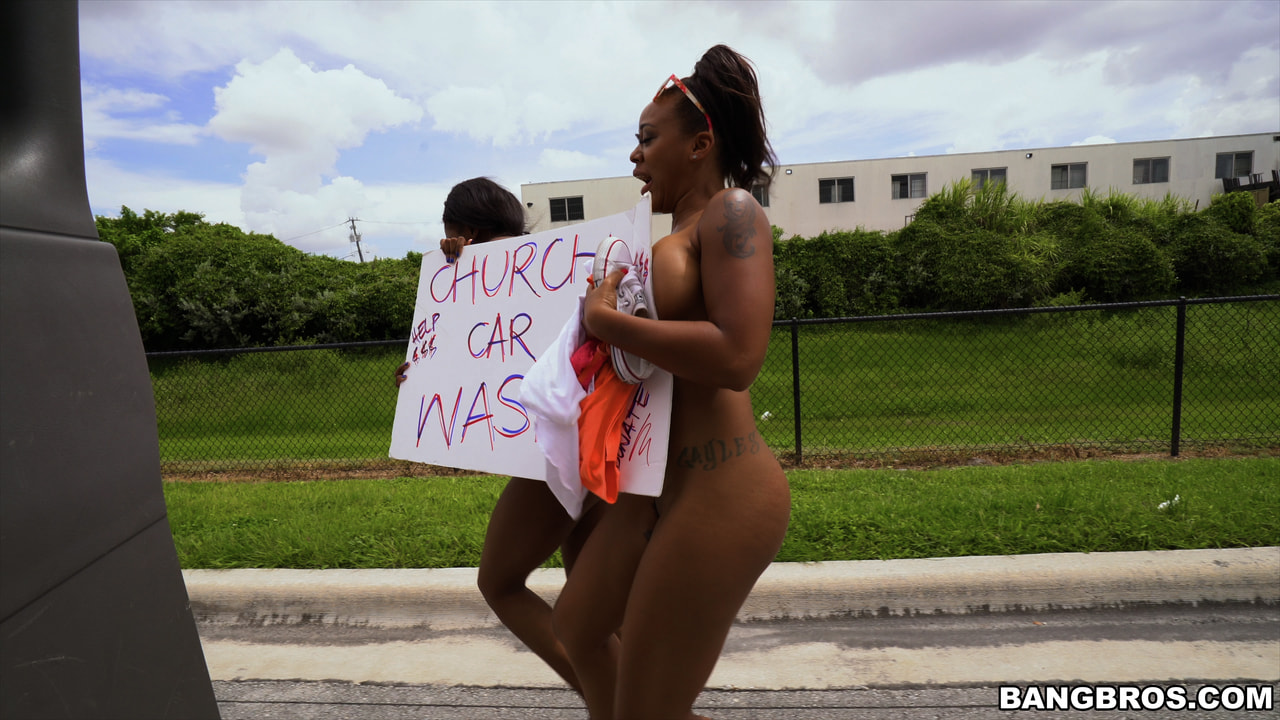 Es fácil conseguir chicas de la iglesia en el Bang Bus