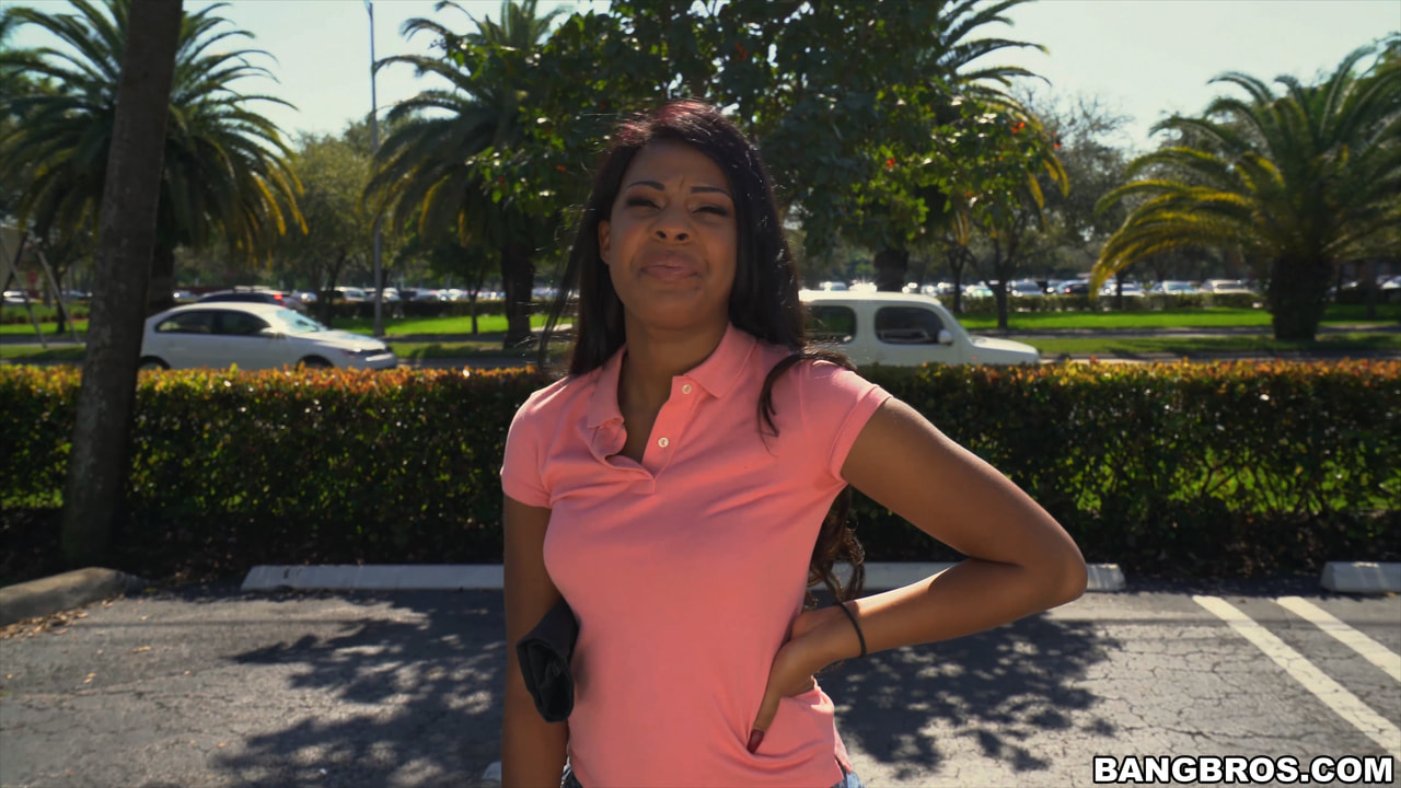 No esperemos a follar con Zoey Reyes